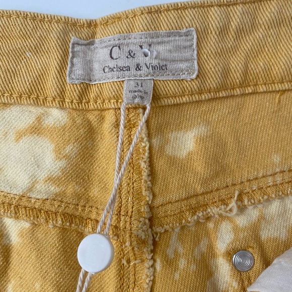 NWT Chelsea & Violet Tie Dye distressed washout jean shorts size 31 - Picture 12 of 12